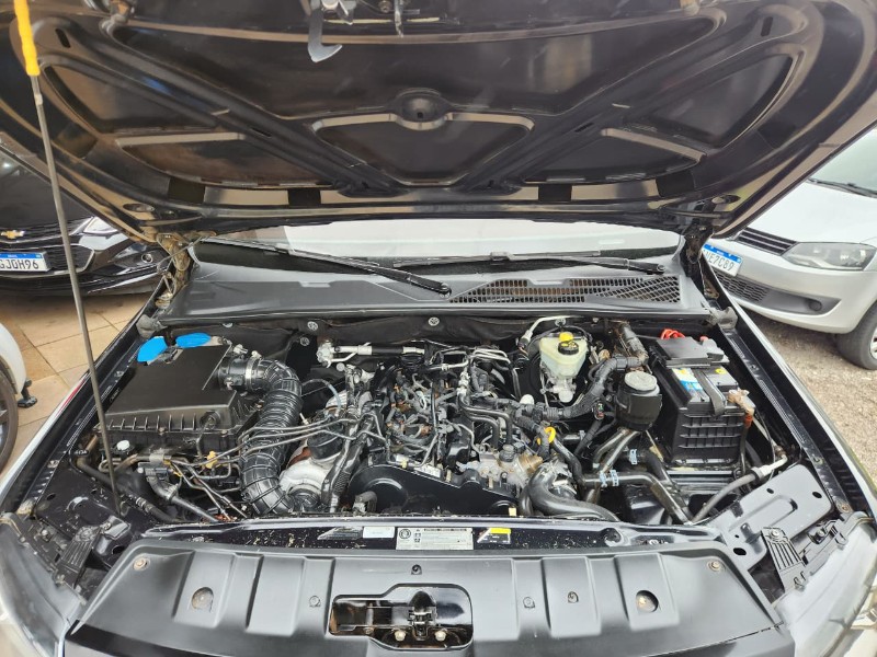 VOLKSWAGEN AMAROK HIGHLINE 2.0 4X4 2017/2018 TS VEÍCULOS ANTA GORDA / Carros no Vale