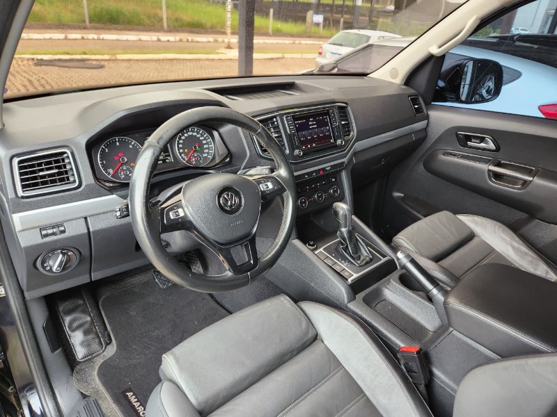 VOLKSWAGEN AMAROK HIGHLINE 2.0 4X4 2017/2018 TS VEÍCULOS ANTA GORDA / Carros no Vale