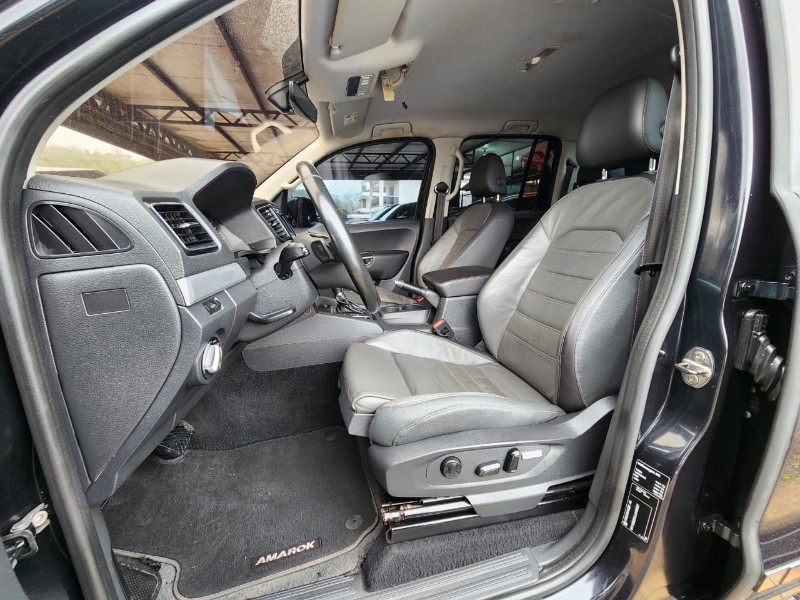 VOLKSWAGEN AMAROK HIGHLINE 2.0 4X4 2017/2018 TS VEÍCULOS ANTA GORDA / Carros no Vale