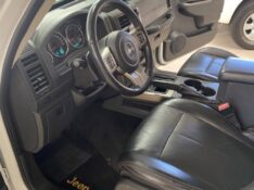 JEEP CHEROKEE 3.7 LIMITED 12V 4X4 2011/2012 LAVENDA VEÍCULOS ARROIO DO MEIO / Carros no Vale