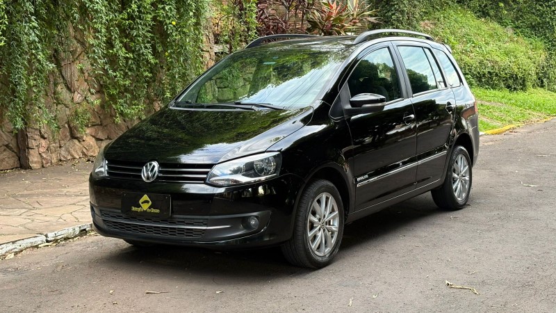VOLKSWAGEN SPACEFOX HIGHLINE 1.6 2013/2014 ESTAÇÃO DO CARRO ESTRELA / Carros no Vale