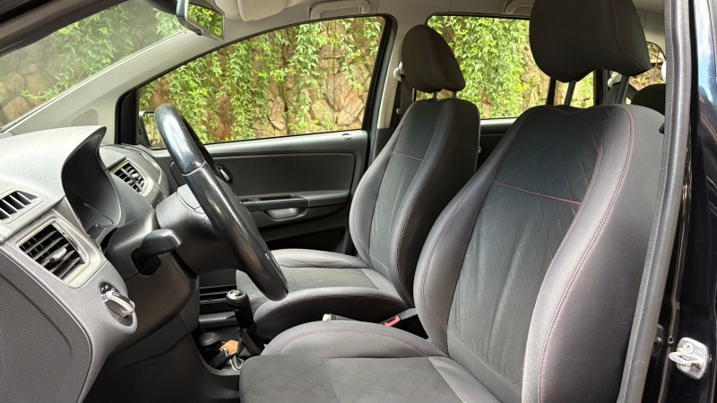 VOLKSWAGEN SPACEFOX HIGHLINE 1.6 2013/2014 ESTAÇÃO DO CARRO ESTRELA / Carros no Vale