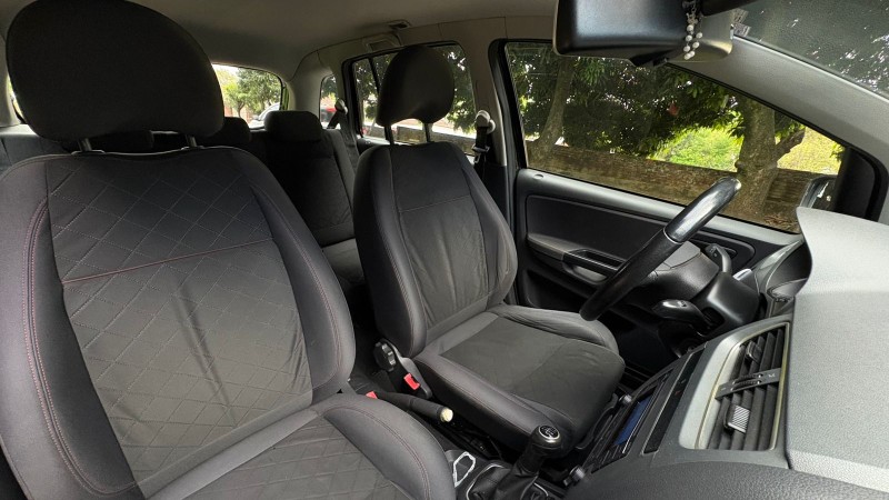 VOLKSWAGEN SPACEFOX HIGHLINE 1.6 2013/2014 ESTAÇÃO DO CARRO ESTRELA / Carros no Vale