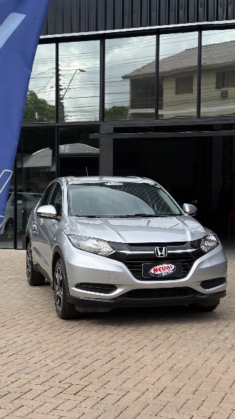 HONDA HR-V LX 1.8 16V 2016 2016/2016 NEURI VEÍCULOS LAJEADO / Carros no Vale HONDA HR-V LX 1.8 16V 2016 2016/2016 NEURI VEÍCULOS LAJEADO / Carros no Vale