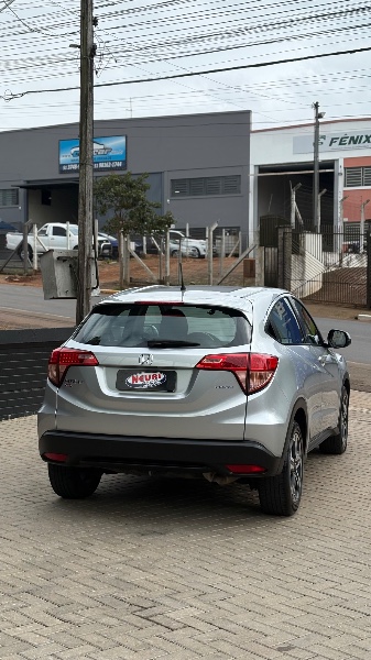 HONDA HR-V LX 1.8 16V 2016 2016/2016 NEURI VEÍCULOS LAJEADO / Carros no Vale HONDA HR-V LX 1.8 16V 2016 2016/2016 NEURI VEÍCULOS LAJEADO / Carros no Vale