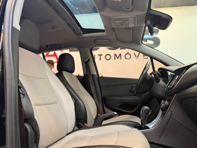 CHEVROLET TRACKER 1.4 16V TURBO LTZ 2017/2017 LUCAS AUTOMÓVEIS BOM RETIRO DO SUL / Carros no Vale
