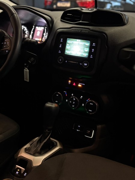 JEEP RENEGADE LONGITUDE 1.8 4X2 FLEX 16V AUT. 2016/2016 JM AUTOMÓVEIS VENÂNCIO AIRES / Carros no Vale