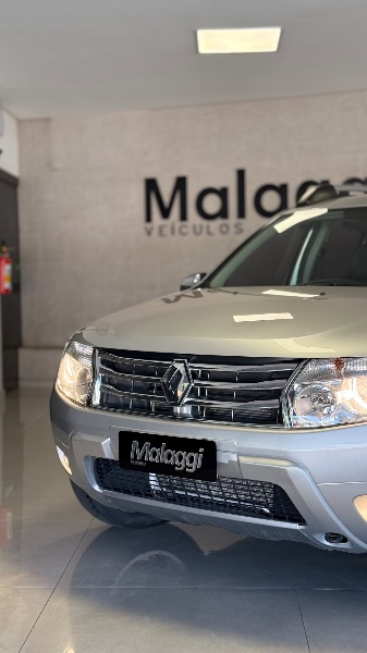 RENAULT DUSTER 2.0 16V HI-FLEX DYNAMIQUE AUTOMÁTICO 2014/2015 MALAGGI VEÍCULOS ENCANTADO / Carros no Vale