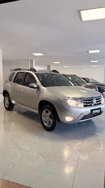RENAULT DUSTER 2.0 16V HI-FLEX DYNAMIQUE AUTOMÁTICO 2014/2015 MALAGGI VEÍCULOS ENCANTADO / Carros no Vale