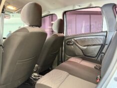 RENAULT DUSTER 2.0 16V HI-FLEX DYNAMIQUE AUTOMÁTICO 2014/2015 MALAGGI VEÍCULOS ENCANTADO / Carros no Vale