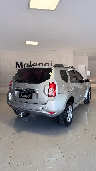RENAULT DUSTER 2.0 16V HI-FLEX DYNAMIQUE AUTOMÁTICO 2014/2015 MALAGGI VEÍCULOS ENCANTADO / Carros no Vale