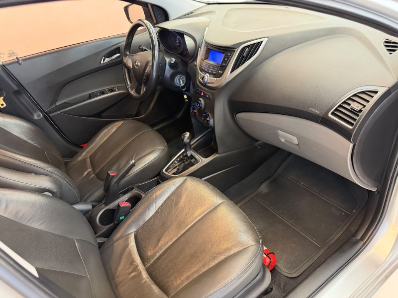 HYUNDAI HB20 PREMIUM 1.6 16V AT 2015/2015 LUCAS AUTOMÓVEIS BOM RETIRO DO SUL / Carros no Vale
