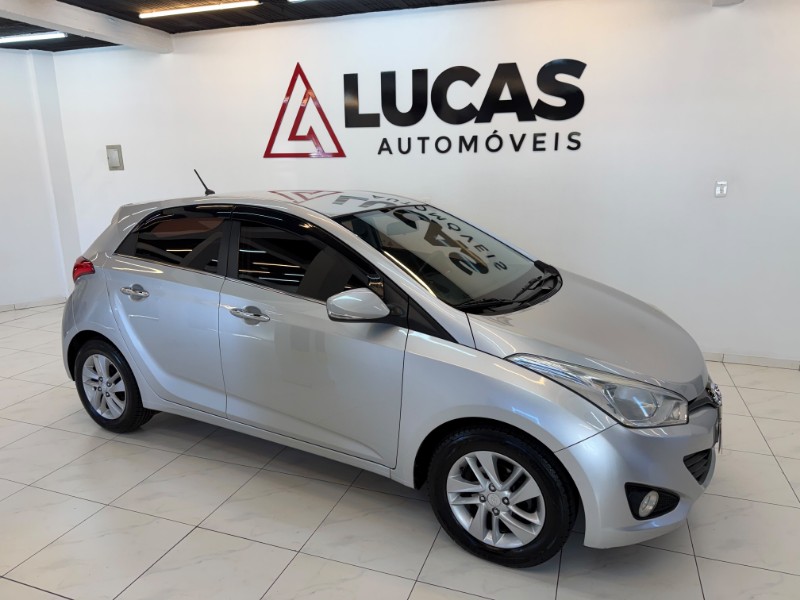 HYUNDAI HB20 PREMIUM 1.6 16V AT 2015/2015 LUCAS AUTOMÓVEIS BOM RETIRO DO SUL / Carros no Vale