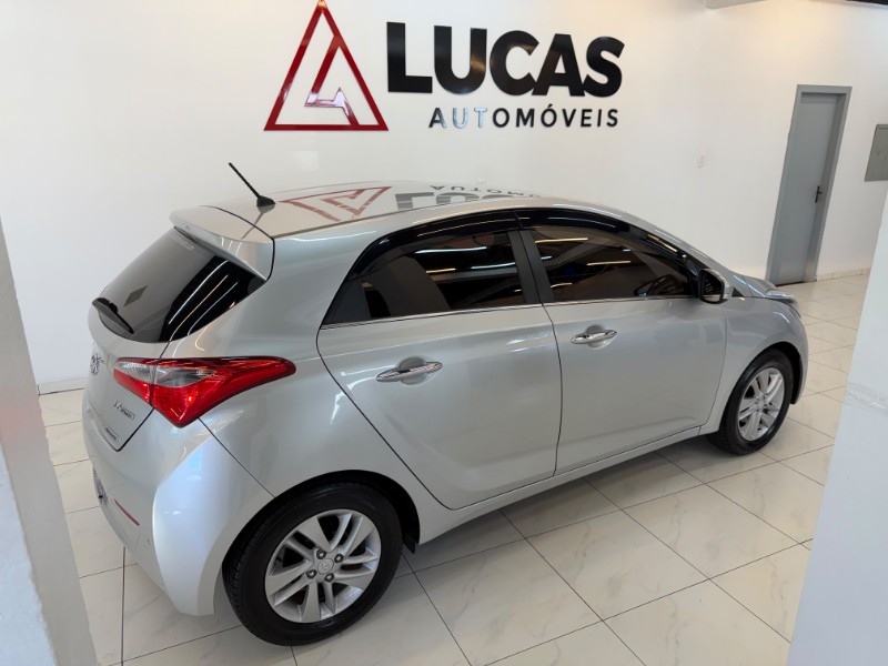 HYUNDAI HB20 PREMIUM 1.6 16V AT 2015/2015 LUCAS AUTOMÓVEIS BOM RETIRO DO SUL / Carros no Vale