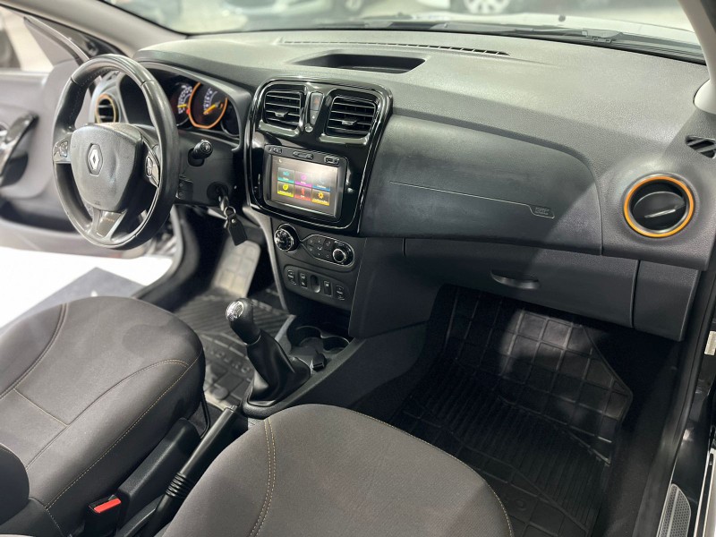 RENAULT SANDERO 1.6 STEPWAY 8V 2017/2017 TIAGO AUTOMÓVEIS VENÂNCIO AIRES / Carros no Vale RENAULT SANDERO 1.6 STEPWAY 8V 2017/2017 TIAGO AUTOMÓVEIS VENÂNCIO AIRES / Carros no Vale
