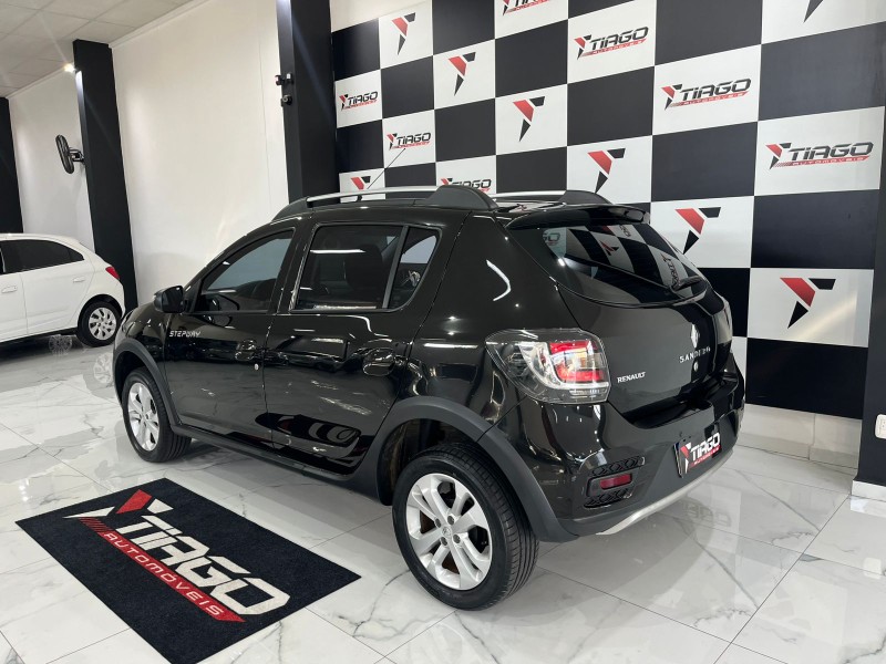RENAULT SANDERO 1.6 STEPWAY 8V 2017/2017 TIAGO AUTOMÓVEIS VENÂNCIO AIRES / Carros no Vale RENAULT SANDERO 1.6 STEPWAY 8V 2017/2017 TIAGO AUTOMÓVEIS VENÂNCIO AIRES / Carros no Vale