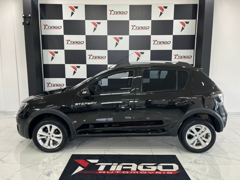 RENAULT SANDERO 1.6 STEPWAY 8V 2017/2017 TIAGO AUTOMÓVEIS VENÂNCIO AIRES / Carros no Vale RENAULT SANDERO 1.6 STEPWAY 8V 2017/2017 TIAGO AUTOMÓVEIS VENÂNCIO AIRES / Carros no Vale