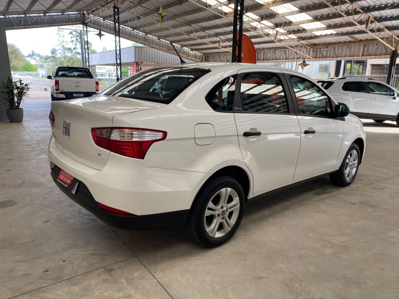 FIAT GRAND SIENA 1.4 8V 2021/2021 LAVENDA VEÍCULOS ARROIO DO MEIO / Carros no Vale