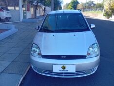FORD FIESTA 1.6 FLEX 2005/2006 ALTERNATIVA VEÍCULOS LAJEADO / Carros no Vale