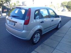 FORD FIESTA 1.6 FLEX 2005/2006 ALTERNATIVA VEÍCULOS LAJEADO / Carros no Vale