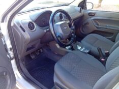 FORD FIESTA 1.6 FLEX 2005/2006 ALTERNATIVA VEÍCULOS LAJEADO / Carros no Vale