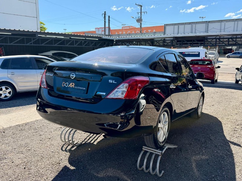 NISSAN VERSA 1.6 16V FLEX SL 4P MANUAL /2014 AR MULTIMARCAS VENÂNCIO AIRES / Carros no Vale