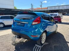 FORD NEW FIESTA FIESTA 1.6 TITANIUM PLUS HATCH 16V FLEX 4P AUTOMÁTICO /2017 AR MULTIMARCAS VENÂNCIO AIRES / Carros no Vale