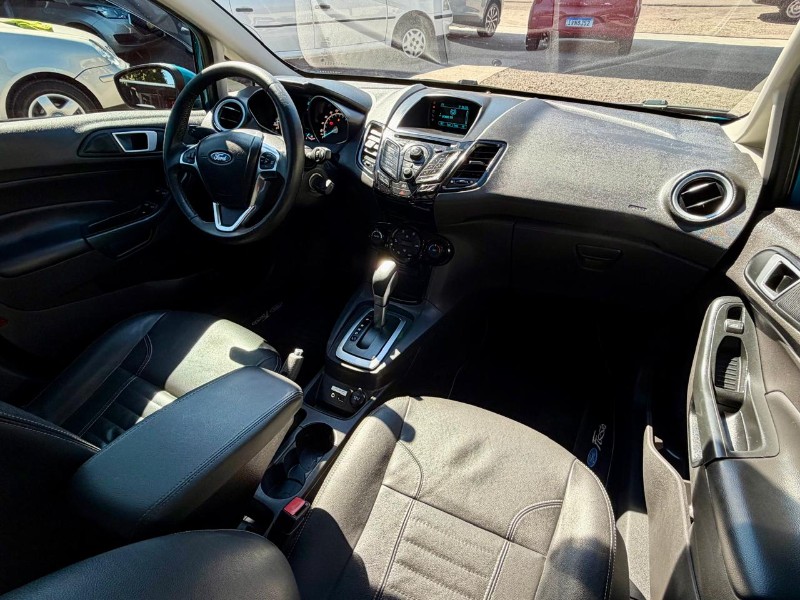 FORD NEW FIESTA FIESTA 1.6 TITANIUM PLUS HATCH 16V FLEX 4P AUTOMÁTICO /2017 AR MULTIMARCAS VENÂNCIO AIRES / Carros no Vale