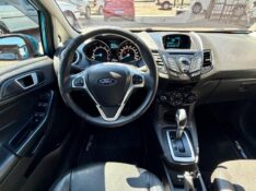 FORD NEW FIESTA FIESTA 1.6 TITANIUM PLUS HATCH 16V FLEX 4P AUTOMÁTICO /2017 AR MULTIMARCAS VENÂNCIO AIRES / Carros no Vale
