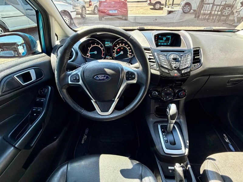 FORD NEW FIESTA FIESTA 1.6 TITANIUM PLUS HATCH 16V FLEX 4P AUTOMÁTICO /2017 AR MULTIMARCAS VENÂNCIO AIRES / Carros no Vale
