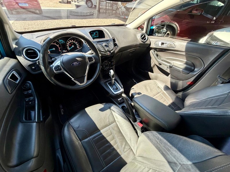 FORD NEW FIESTA FIESTA 1.6 TITANIUM PLUS HATCH 16V FLEX 4P AUTOMÁTICO /2017 AR MULTIMARCAS VENÂNCIO AIRES / Carros no Vale