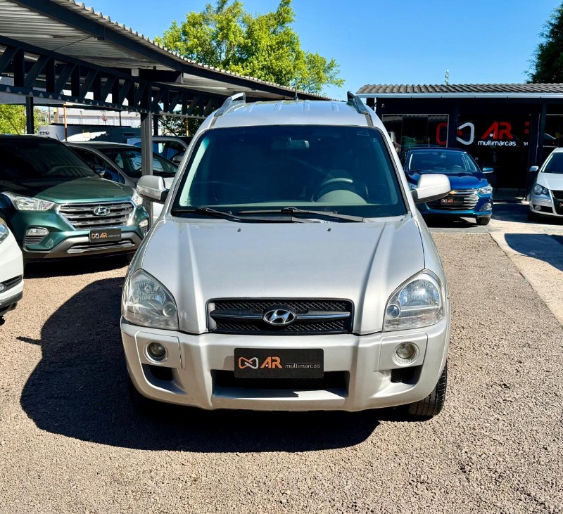 HYUNDAI TUCSON 2.0 GLS /2008 AR MULTIMARCAS VENÂNCIO AIRES / Carros no Vale