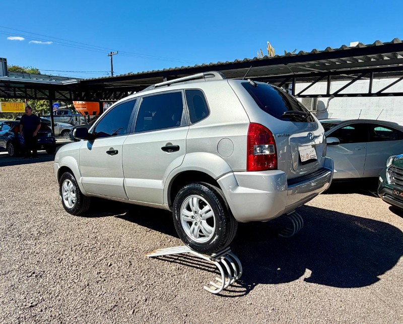 HYUNDAI TUCSON 2.0 GLS /2008 AR MULTIMARCAS VENÂNCIO AIRES / Carros no Vale