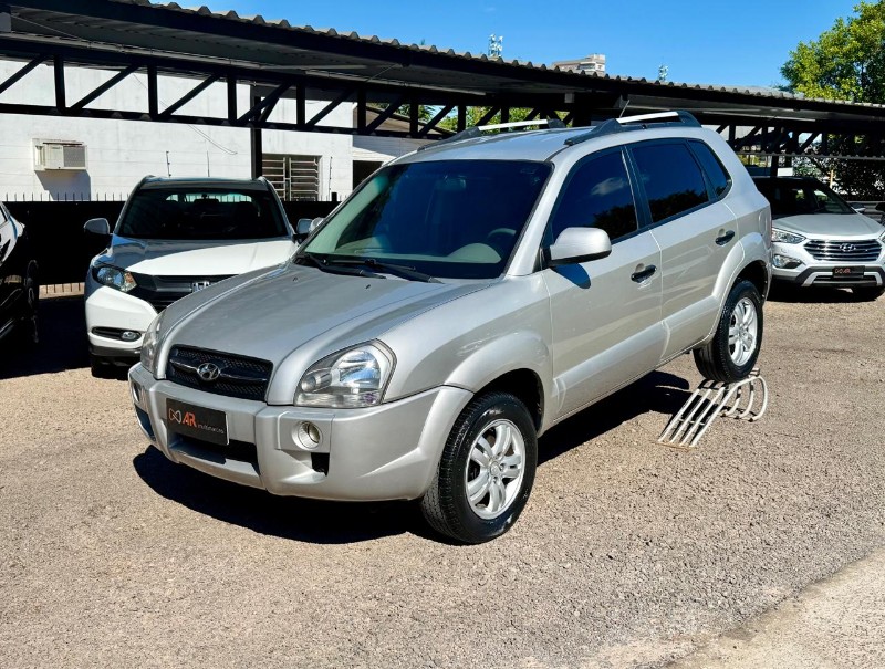 HYUNDAI TUCSON 2.0 GLS /2008 AR MULTIMARCAS VENÂNCIO AIRES / Carros no Vale