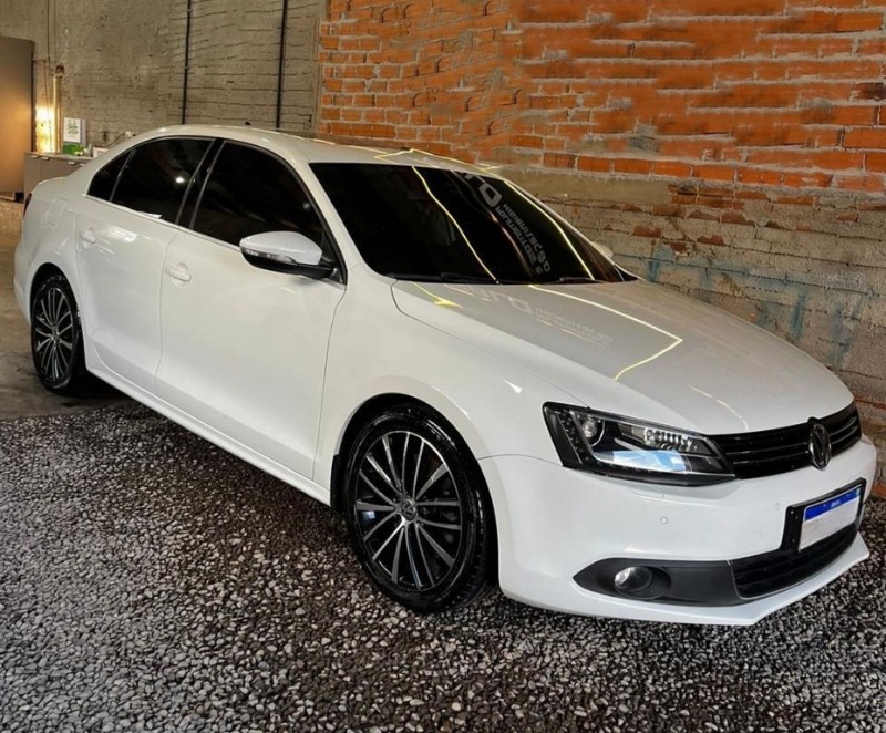 VOLKSWAGEN JETTA HIGHLINE 2.0 TSI 2014/2014 SÉTIMA VEÍCULOS GUAPORÉ / Carros no Vale VOLKSWAGEN JETTA HIGHLINE 2.0 TSI 2014/2014 SÉTIMA VEÍCULOS GUAPORÉ / Carros no Vale