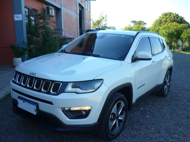 JEEP COMPASS 2.0 16V FLEX LONGITUDE AUTOMÁTICO 2016/2017 PREMIUM AUTOMÓVEIS ARROIO DO MEIO / Carros no Vale