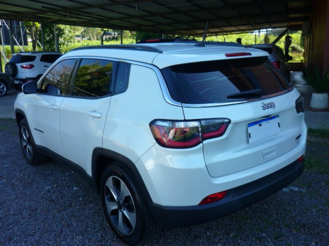 JEEP COMPASS 2.0 16V FLEX LONGITUDE AUTOMÁTICO 2016/2017 PREMIUM AUTOMÓVEIS ARROIO DO MEIO / Carros no Vale