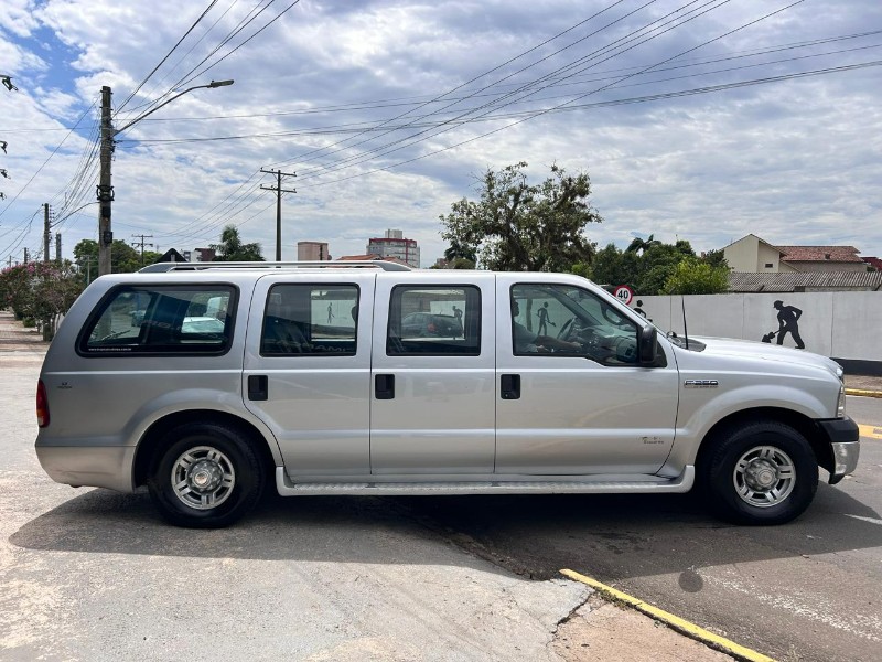 FORD F-250 3.9 TROPIVAN 2011/2011 LS MULTIMARCAS VENÂNCIO AIRES / Carros no Vale