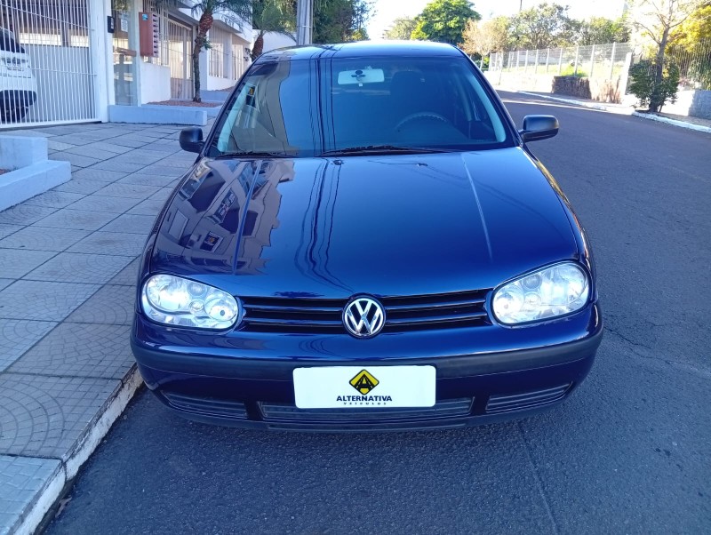 VOLKSWAGEN GOLF 1.6 2001/2002 ALTERNATIVA VEÍCULOS LAJEADO / Carros no Vale