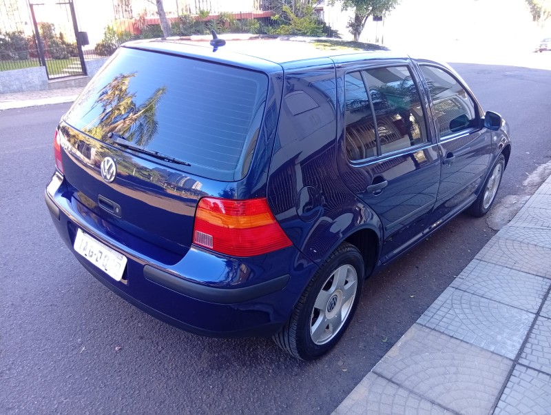 VOLKSWAGEN GOLF 1.6 2001/2002 ALTERNATIVA VEÍCULOS LAJEADO / Carros no Vale