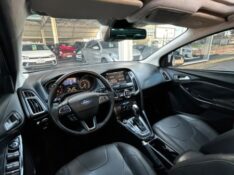 FORD FOCUS SEDAN TITANIUM /2016 CHIMA VEÍCULOS VENÂNCIO AIRES / Carros no Vale