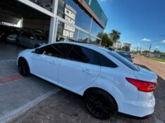FORD FOCUS SEDAN TITANIUM /2016 CHIMA VEÍCULOS VENÂNCIO AIRES / Carros no Vale