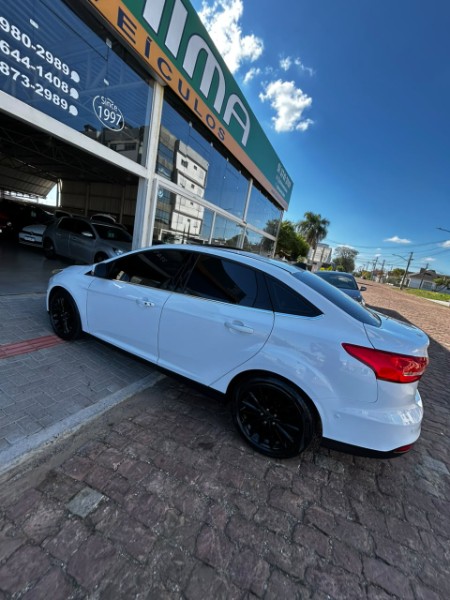 FORD FOCUS SEDAN TITANIUM /2016 CHIMA VEÍCULOS VENÂNCIO AIRES / Carros no Vale FORD FOCUS SEDAN TITANIUM /2016 CHIMA VEÍCULOS VENÂNCIO AIRES / Carros no Vale
