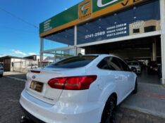 FORD FOCUS SEDAN TITANIUM /2016 CHIMA VEÍCULOS VENÂNCIO AIRES / Carros no Vale