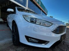 FORD FOCUS SEDAN TITANIUM /2016 CHIMA VEÍCULOS VENÂNCIO AIRES / Carros no Vale