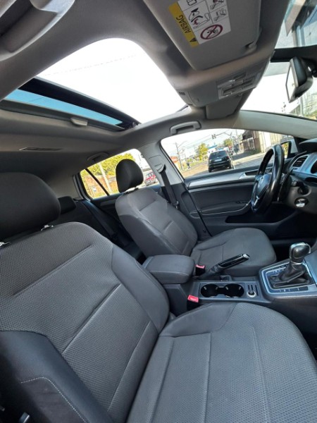 VOLKSWAGEN GOLF COMFORTLINE TSI 1.4 /2015 CHIMA VEÍCULOS VENÂNCIO AIRES / Carros no Vale VOLKSWAGEN GOLF COMFORTLINE TSI 1.4 /2015 CHIMA VEÍCULOS VENÂNCIO AIRES / Carros no Vale
