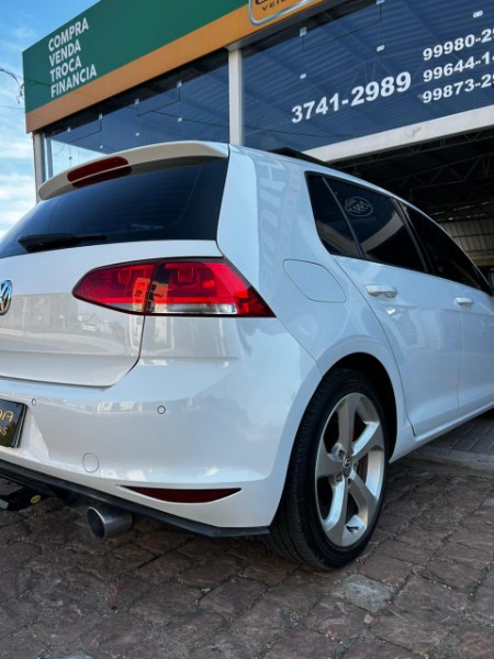 VOLKSWAGEN GOLF COMFORTLINE TSI 1.4 /2015 CHIMA VEÍCULOS VENÂNCIO AIRES / Carros no Vale VOLKSWAGEN GOLF COMFORTLINE TSI 1.4 /2015 CHIMA VEÍCULOS VENÂNCIO AIRES / Carros no Vale