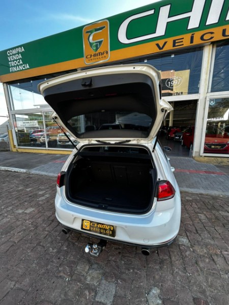 VOLKSWAGEN GOLF COMFORTLINE TSI 1.4 /2015 CHIMA VEÍCULOS VENÂNCIO AIRES / Carros no Vale VOLKSWAGEN GOLF COMFORTLINE TSI 1.4 /2015 CHIMA VEÍCULOS VENÂNCIO AIRES / Carros no Vale