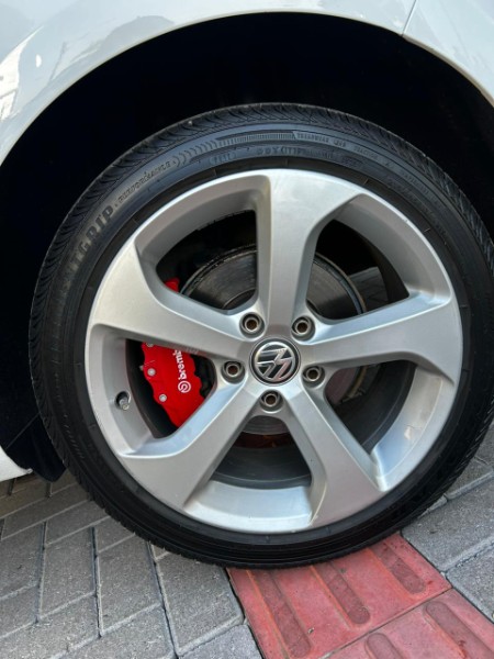 VOLKSWAGEN GOLF COMFORTLINE TSI 1.4 /2015 CHIMA VEÍCULOS VENÂNCIO AIRES / Carros no Vale VOLKSWAGEN GOLF COMFORTLINE TSI 1.4 /2015 CHIMA VEÍCULOS VENÂNCIO AIRES / Carros no Vale