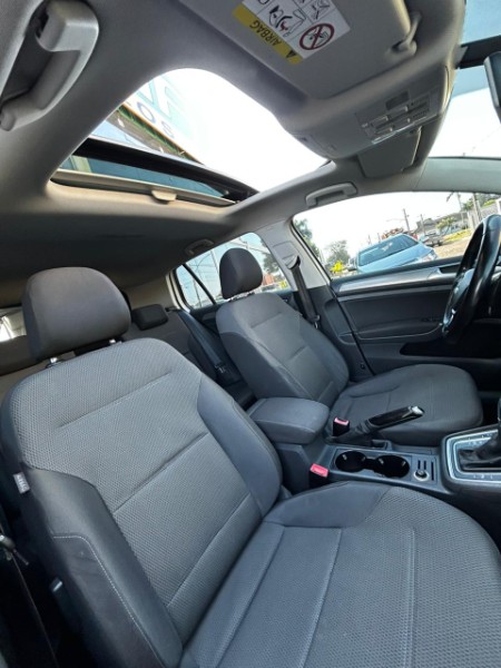 VOLKSWAGEN GOLF COMFORTLINE TSI 1.4 /2015 CHIMA VEÍCULOS VENÂNCIO AIRES / Carros no Vale VOLKSWAGEN GOLF COMFORTLINE TSI 1.4 /2015 CHIMA VEÍCULOS VENÂNCIO AIRES / Carros no Vale